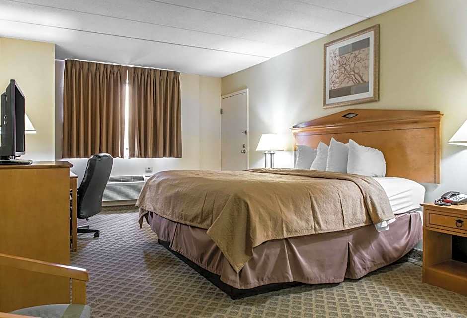Quality Inn & Suites Fairview - Erie
