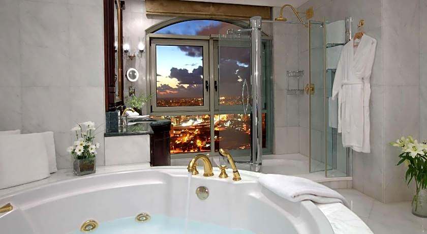 Habtoor Metropolitan Palace Hotel