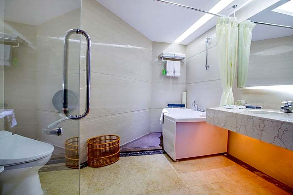 Zhongshan Louis Hotel