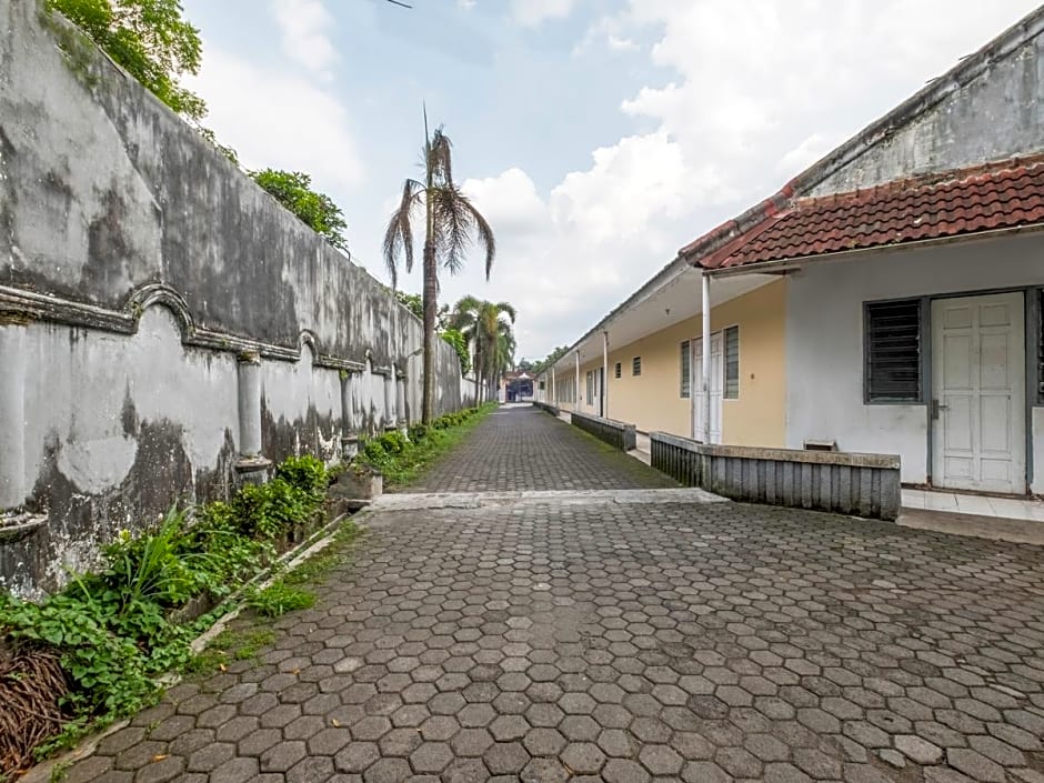 SPOT ON 2341 Hotel Padjajaran 2