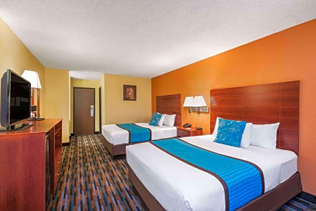 1 King Bed Smoking