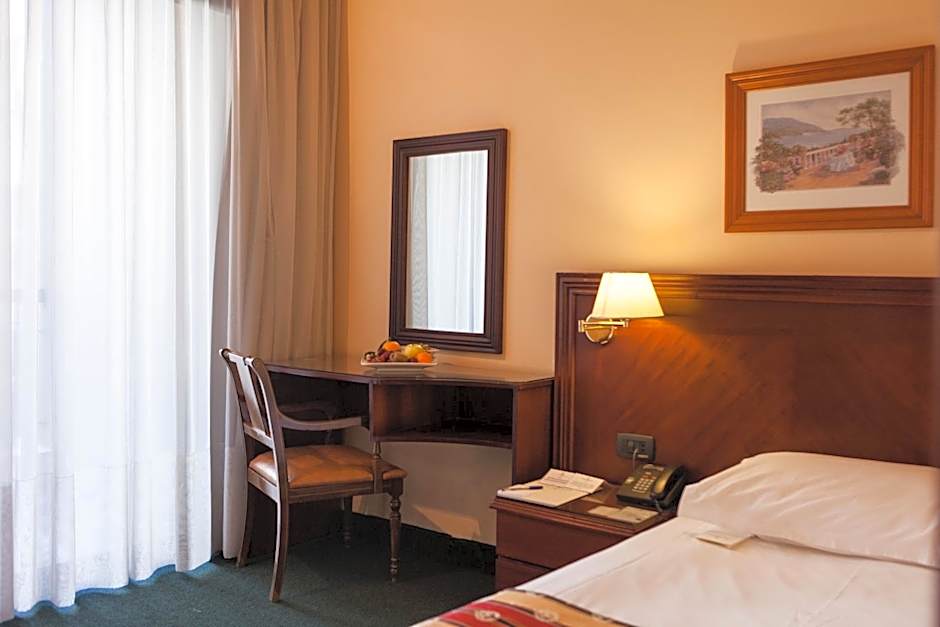 The Mayflower Hotel