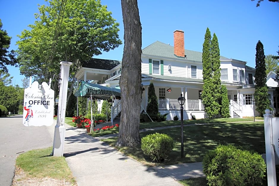 Colonial Inn Harbor Springs