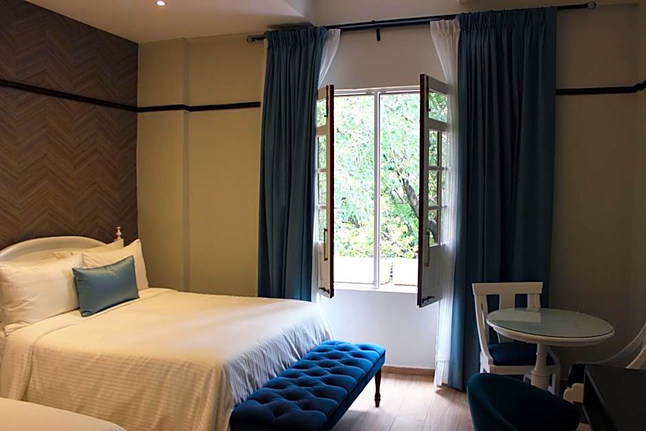 Photo 1 of 6 of Junior Suite