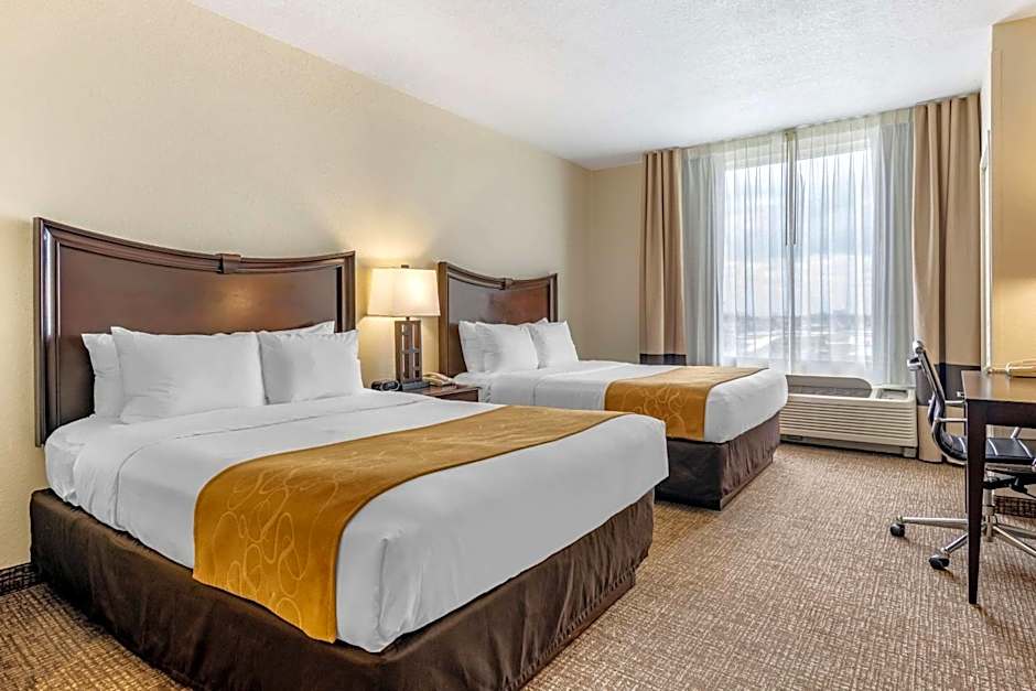 Comfort Suites Maingate East At Old Town