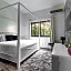 Pug Seal Polanco Anatole France