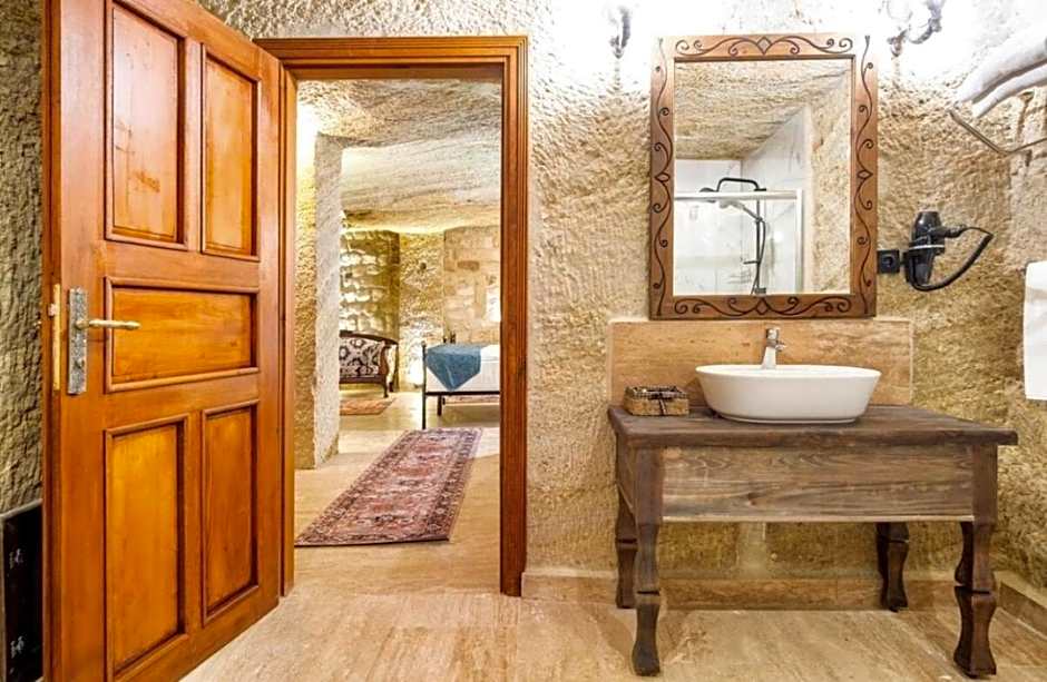 Uzay Cave Suite Hotel