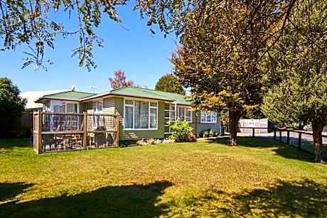 Accommodation Fiordland -The Three Bedroom House at 226A Milford Road