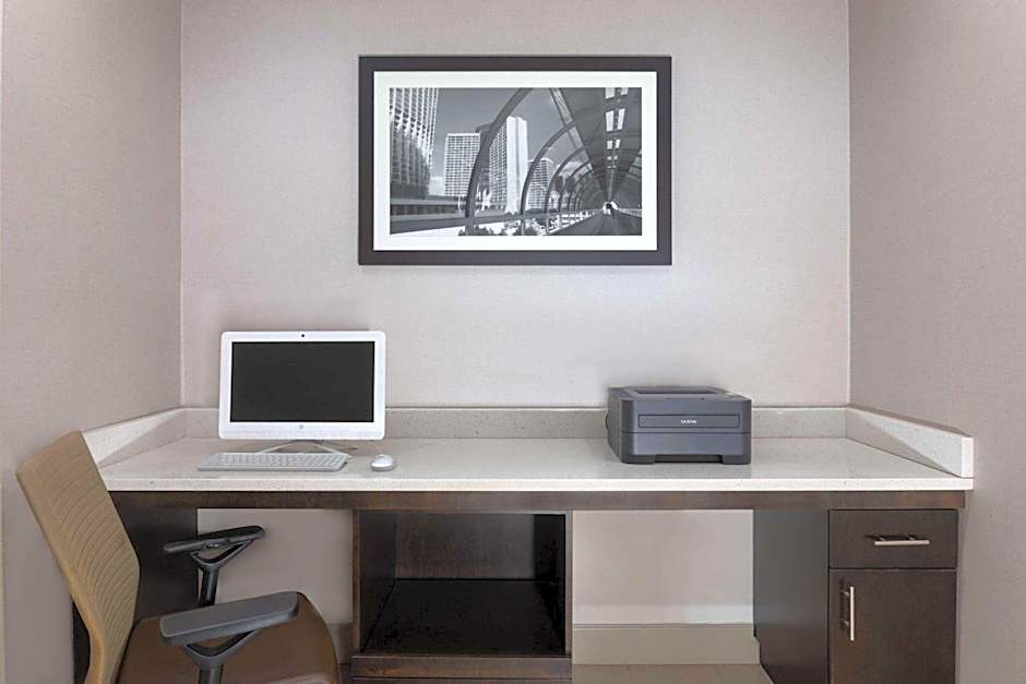 La Quinta Inn & Suites by Wyndham Kennesaw