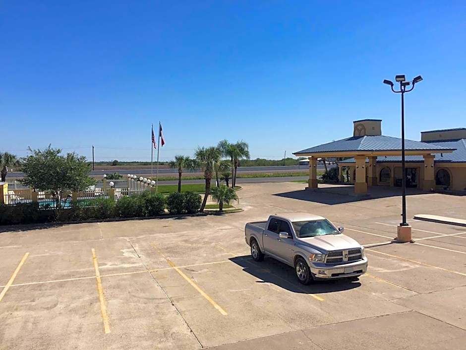 Americas Best Value Inn - Bishop / Kingsville