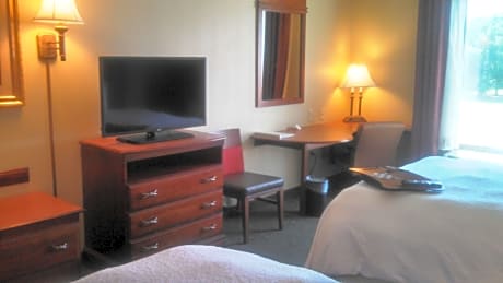 Queen Room with Two Queen Beds - Mobility Access/Non-Smoking
