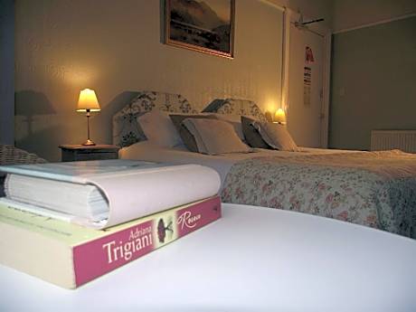 Family Room (2 Adults + 2 Children)