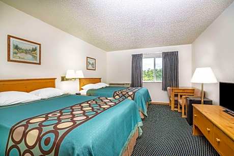 Queen Room with Two Queen Beds - Non-Smoking