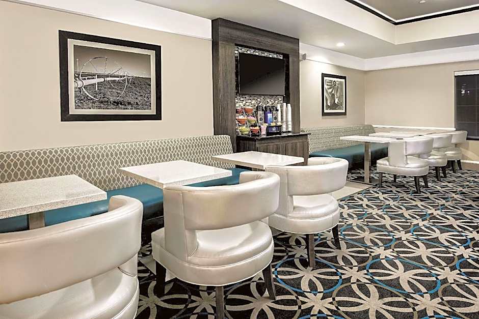 La Quinta Inn & Suites by Wyndham Houston - Rosenberg