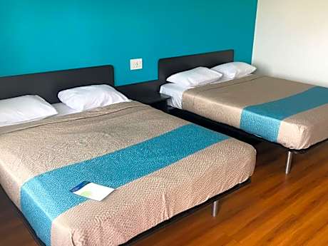 Deluxe Queen Room with Two Queen Beds - Non-Smoking