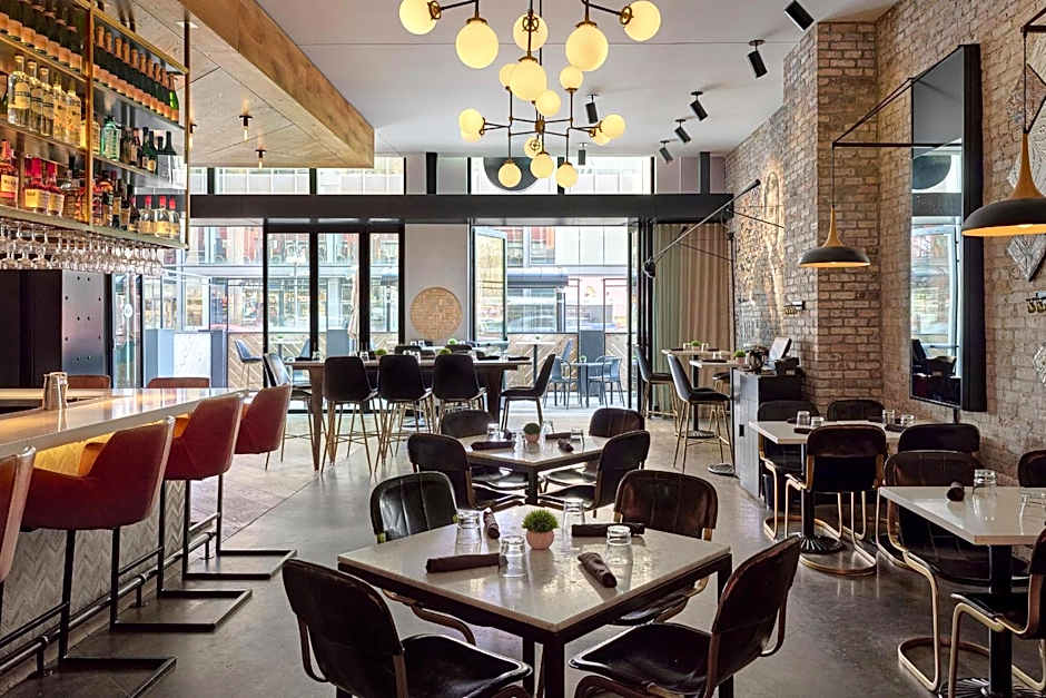 Arlo Chicago