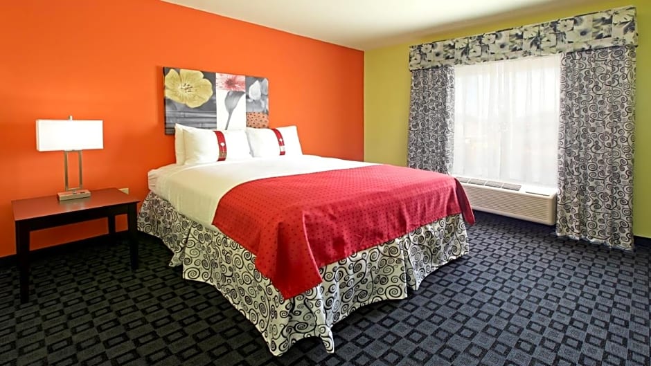 Holiday Inn Garland By IHG