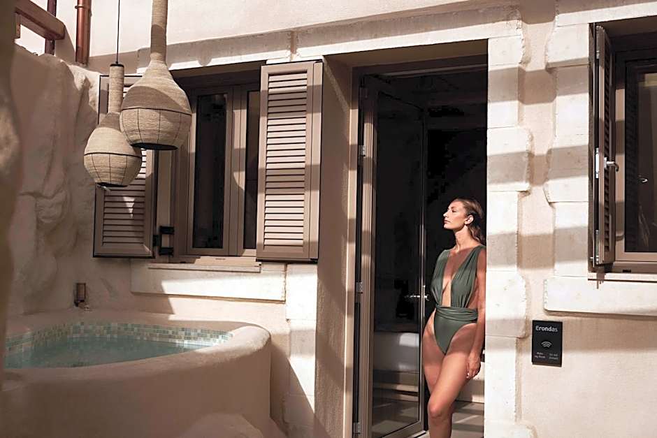 Manili Boutique Suites & Villas