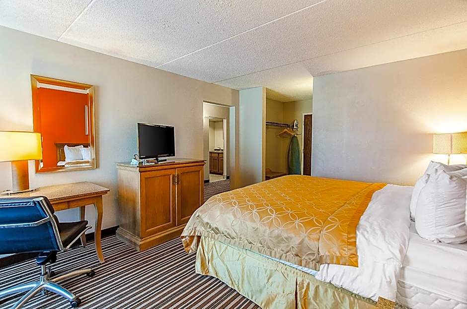 Econo Lodge Inn & Suites Norton - Wise South