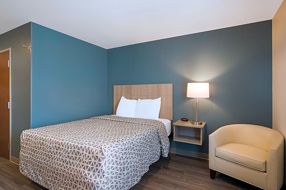 WoodSpring Suites Grand Rapids Kentwood