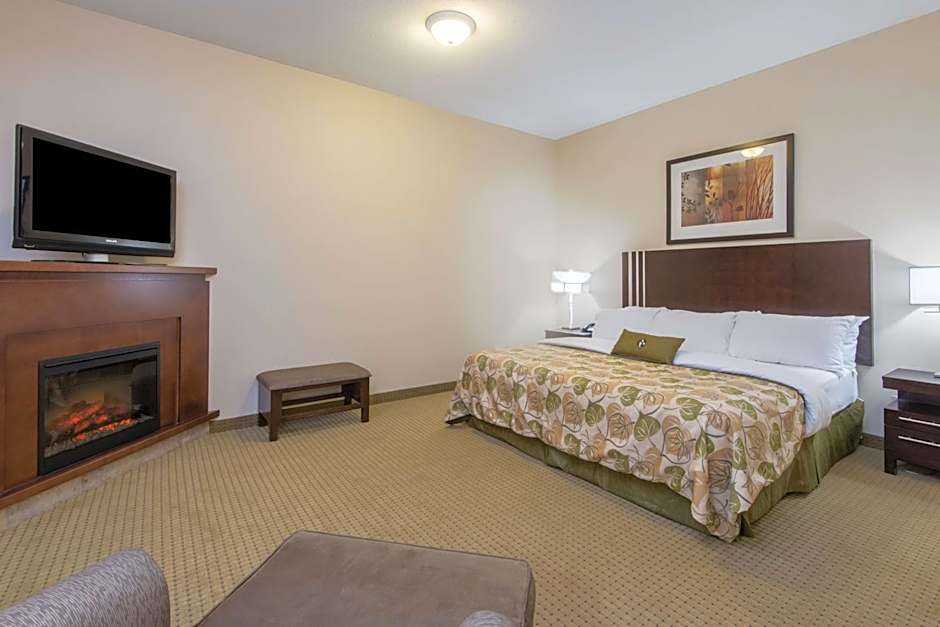 Photo 1 of 6 of Deluxe 1 King Bed Suite