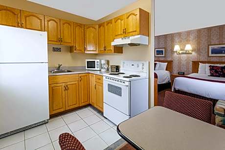 2 Queen Beds Efficiency Room Non-Smoking