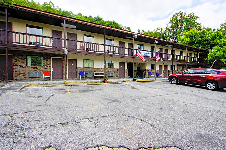 OYO Hotel Chapmanville Inn, WV - Hwy 119