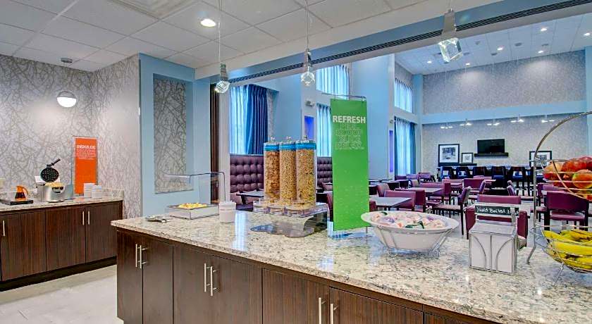 Hampton Inn & Suites Boston/Stoughton