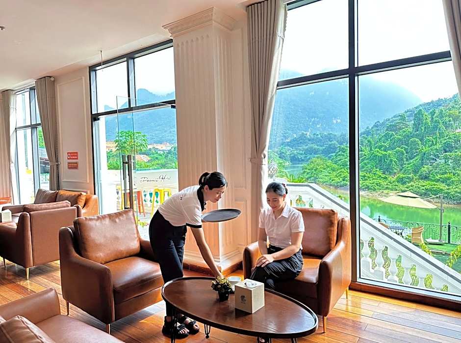 Phoenix Hotel