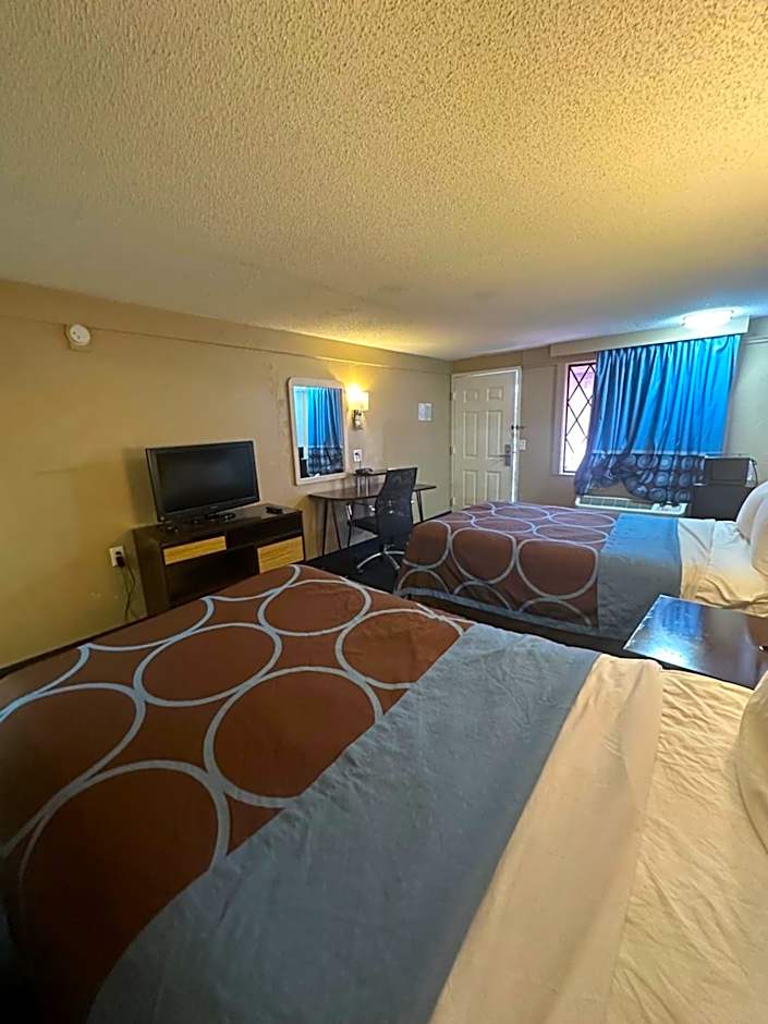 Super 8 by Wyndham Lantana West Palm Beach