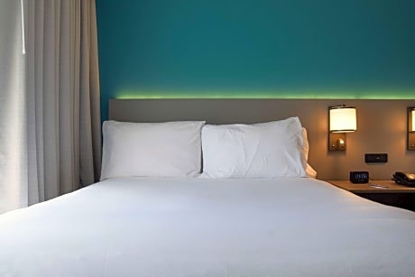 Standard Queen Room with Two Queen Beds - Non Smoking