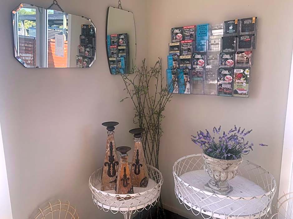 FatOwl Motel, Bar & Eatery