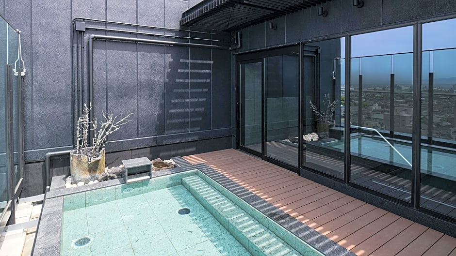 REF Kansai Airport by VESSEL HOTELS