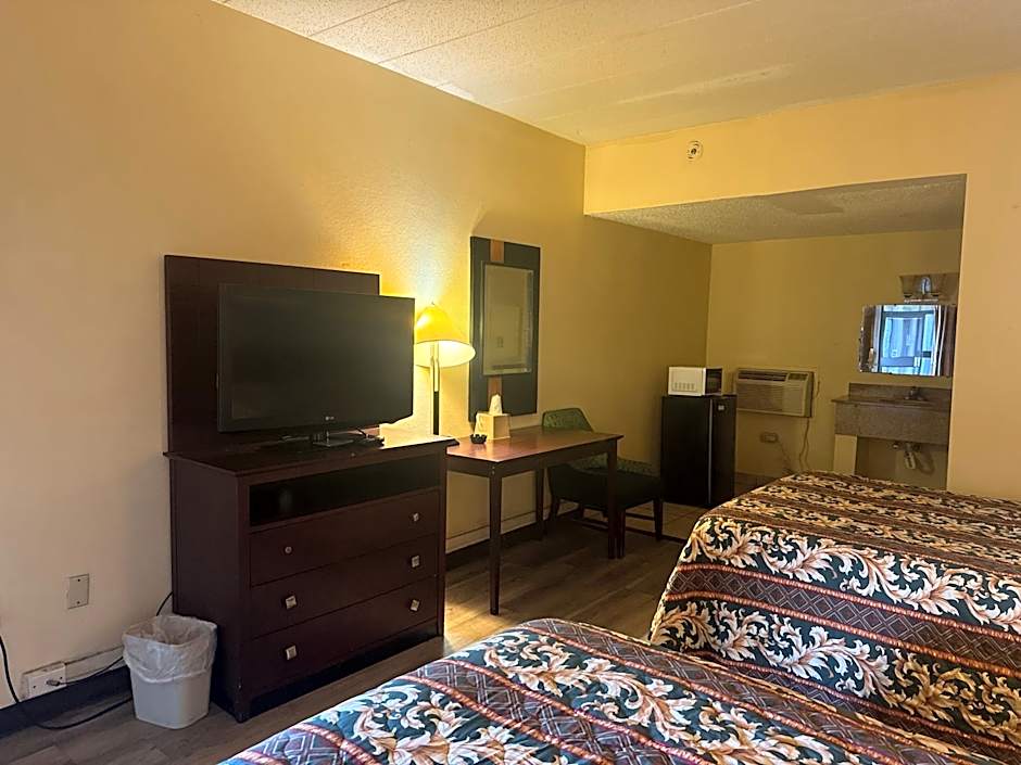 DIAMOND INN & SUITES