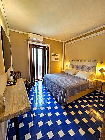 Deluxe Double Room with Sea View