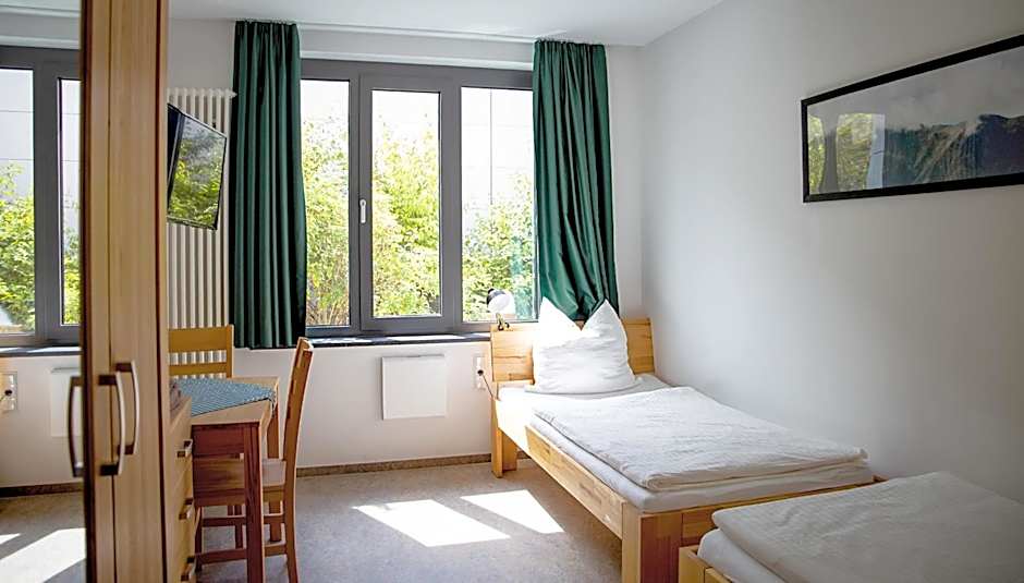Hotel Garni Fischerfleck in Ismaning near Munich