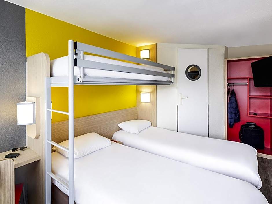 greet hotel restaurant Angouleme Ouest