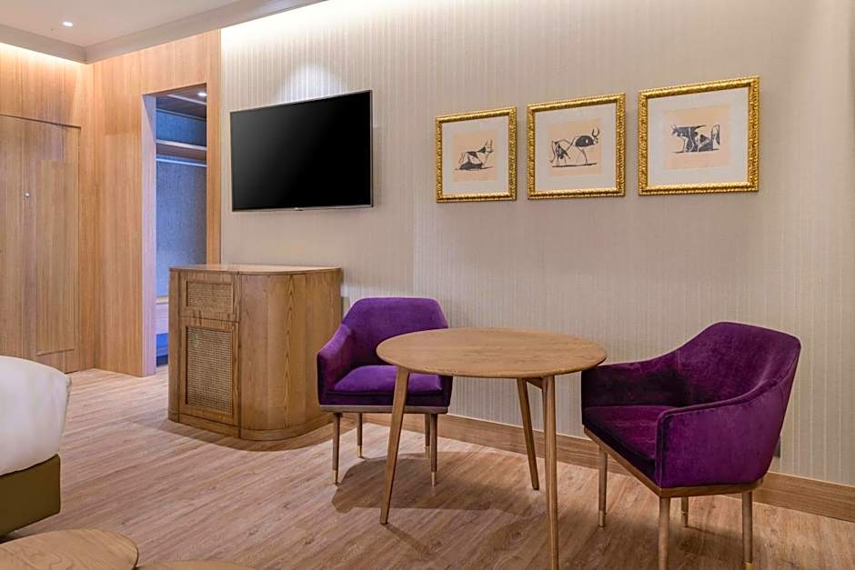 Querencia de Sevilla, Autograph Collection