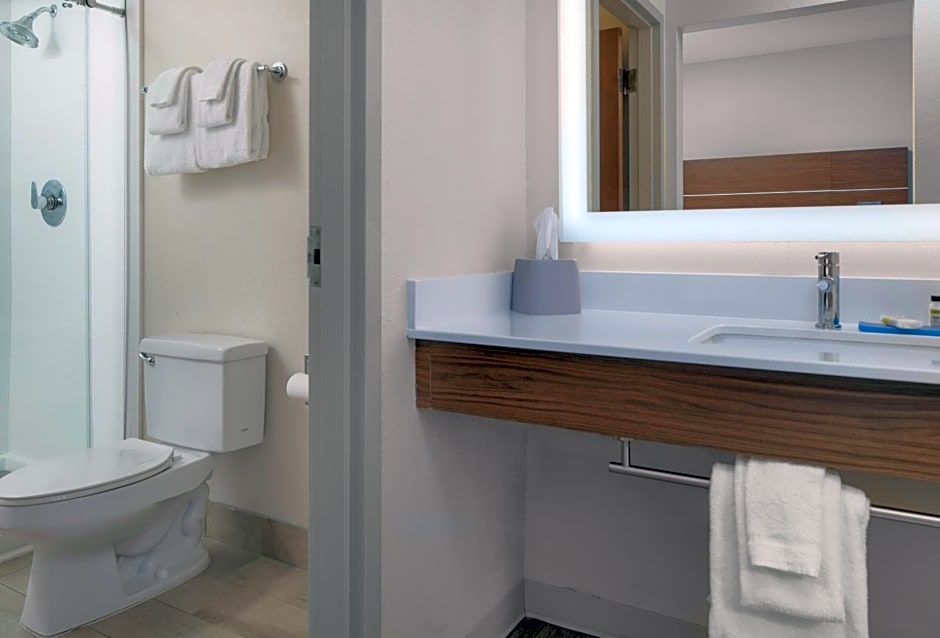 Holiday Inn Express North Myrtle Beach - Little River, an IHG Hotel