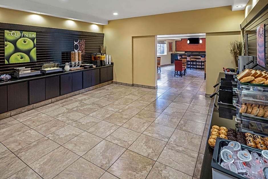 La Quinta Inn & Suites by Wyndham Tucson Reid Park