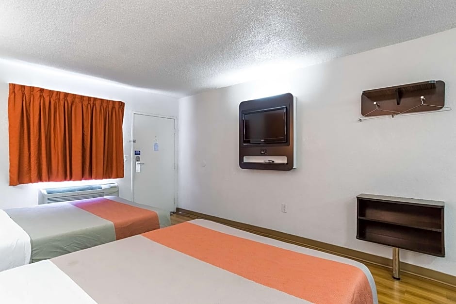 Motel 6-Long Beach, CA - International City