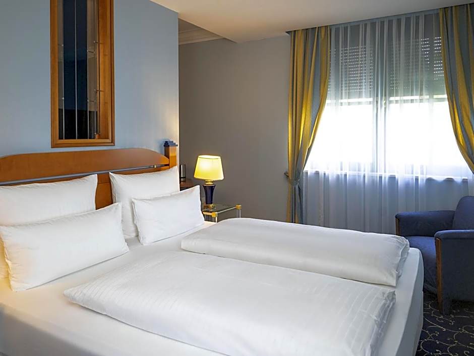 Atomis Hotel Munich Airport by Mercure