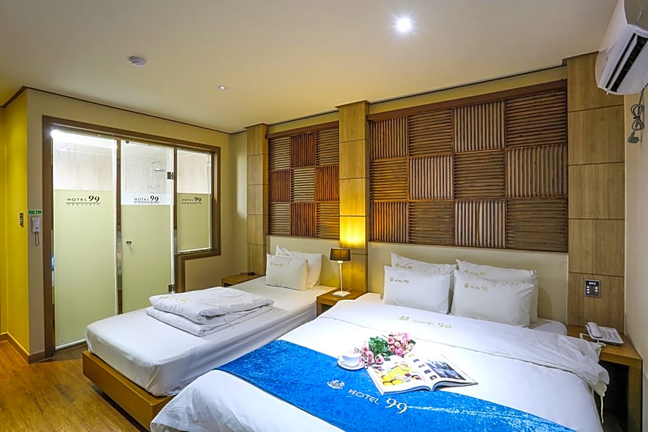Hotel 99