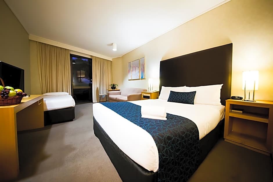 Sandown Regency Hotel & Apartments