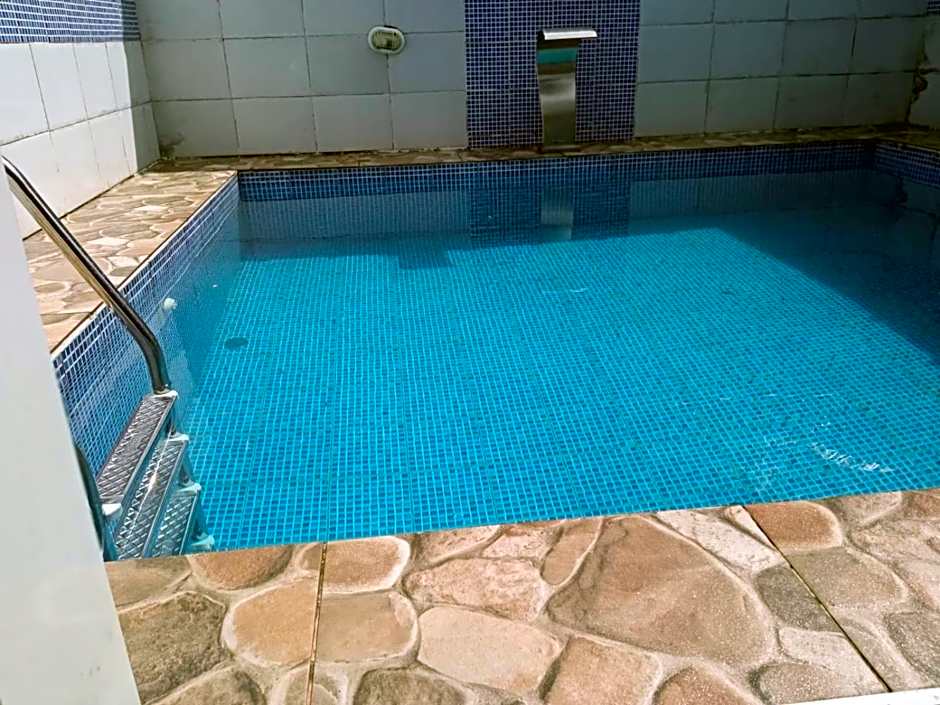 Casa de Praia com Piscina em Mongaguá Disponível para festa de Natal 2025