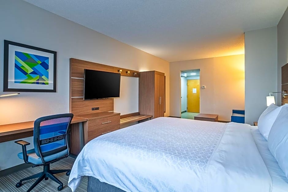 Holiday Inn Express Hotel & Suites Woodbridge