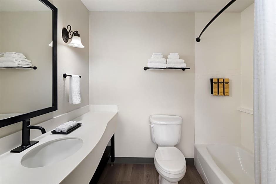 Best Western Plus Frontier Inn