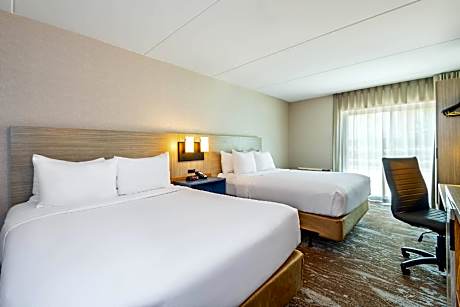 Quadruple Room with Two Queen Beds - Non Smoking/Upper floor