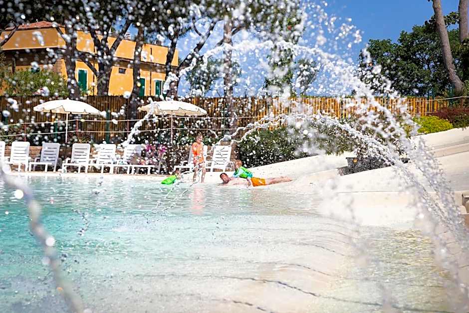 hu Park Albatros village