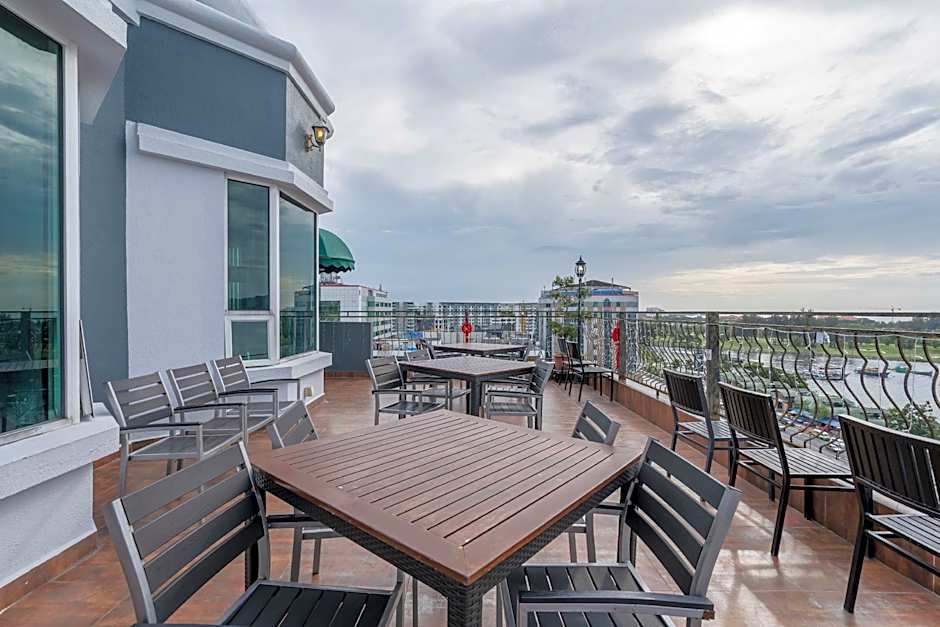 Promenade Hotel Kota Kinabalu